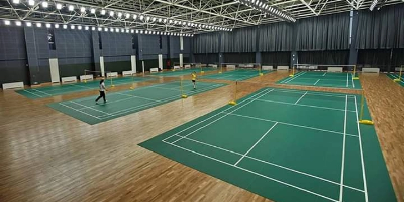 Cách Chọn Vật Liệu Phù Hợp Cho Sân Cầu Lông Trường Học