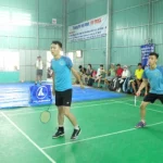 Ưu Nhược Điểm Sân Cầu Lông Ngoài Trời Và Trong Nhà